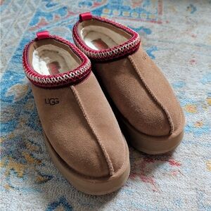 Ugg Tazz ll Platform Slippers Chestnut Size 8 Like New!